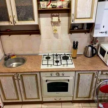 l Продам двокімнатну квартиру в центрі