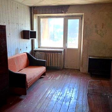 Продам 1 комнатную квартира в кирпичной хрущевке на Средней