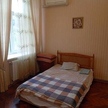 Оренда 1 кімнатної в центрі.