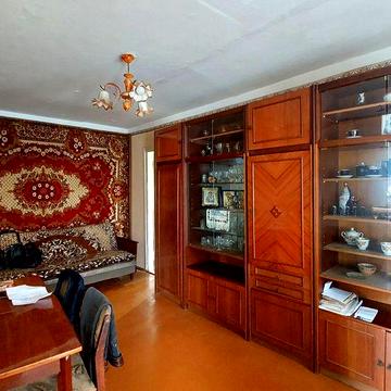 Продам 3-кімнатну квартиру. Вул.8-Березня,18.