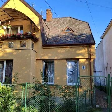 Продаж напівособняка, перший поверх. Вів власника