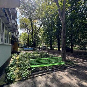 2 кімнатна квартира.Яновського  2/5 поверх!