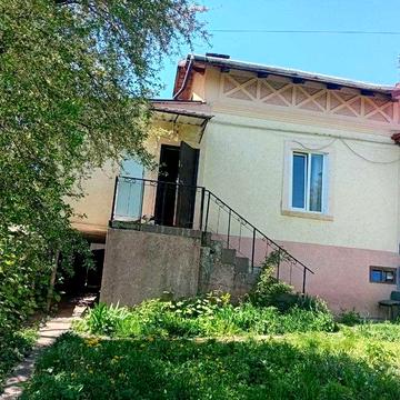 Продам 2-кімнатну квартиру в австрійському особняку