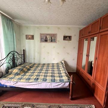 Продається 1 кімнатна квартира на першому поверсі центр