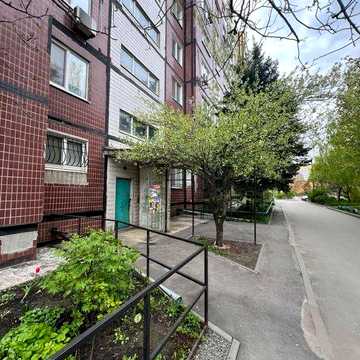 Квартира 2к. Перемога-5 (Б. Слави, 16). Від Власника