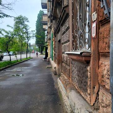 Простора 3-кімнатна квартира 102 м² | 10 хв до центру Велика кухня.Свое опалення