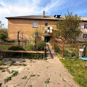 Продам 2-х кімнатну квартиру з земельною ділянкою в м. Ржищів