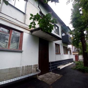 Продам двукімнатну  квартиру у центрі  міста