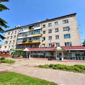Продаж 2 кім квартири в центрі Яготина поряд з парком