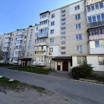 Продам 3-ну квартиру з мінімальним оформленням!