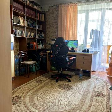продаж 3х кімн. в Центрі з гаражем
