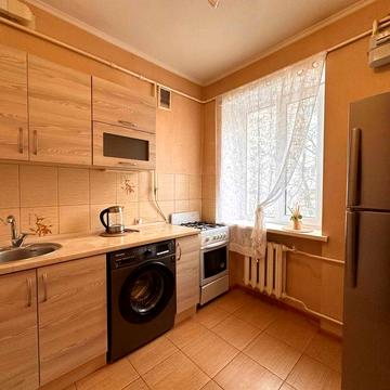 Продаж квартири в центрі Києва -  Чеська, 3, Печерськ, метро Звіринецька , середина будинку - 43.2м2