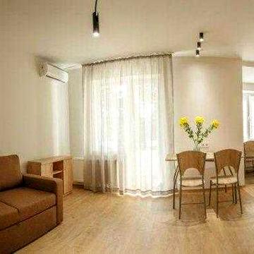 Відмінна, зроблена з любовʼю, квартира із авторським дизайном в ЖК DESNA residence. ЖК Десна Резеденс