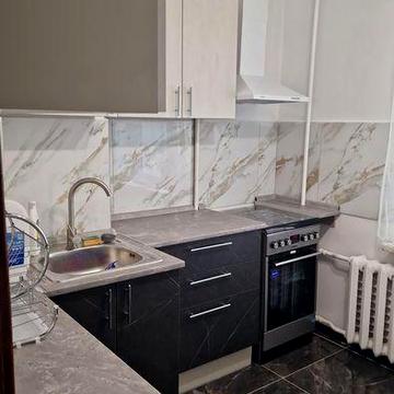 Сдам 3 комн квартиру на Королева/напротив Южного рынка.Свободна.2 эт!