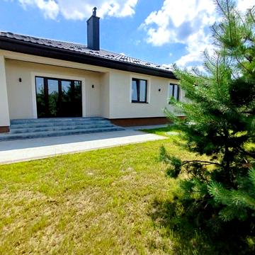 Продаж окремого будинку в  Конопниці