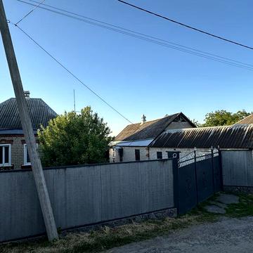 Продається дім 60 м2 селище Вільшани. Підходить під сертифікат єВідновлення. Усі документи на будинок та земельну ділянку готові до швидкої угоди