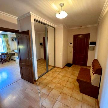 Продаж 3-кімнатна квартира (84.3м2) з якісним ремонтом в Шевченковському районі, вул. Салютна 42/46, готова до заселення, без комісії