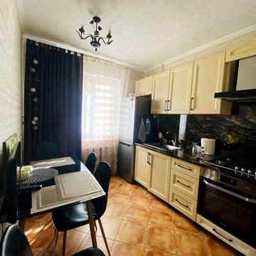 Продаж 3 кімнатної квартири по вул. Водопійна