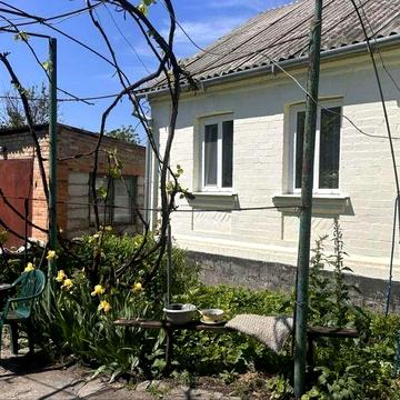 Продаж звтишного будинку смт Рокитне