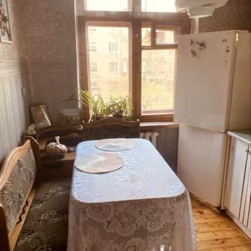 Продаж 2-кімн кв сталінки по вул В.Лобановського ( біля проспекту)