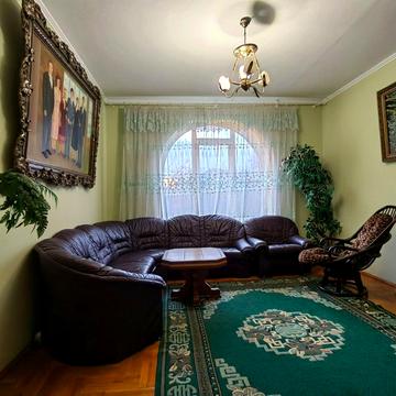 Шипинська вул., 9