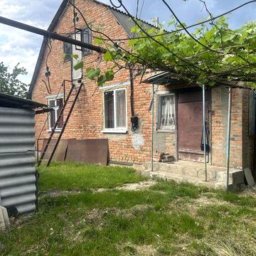Продам будинок ,с. Мильці,поряд з містом.