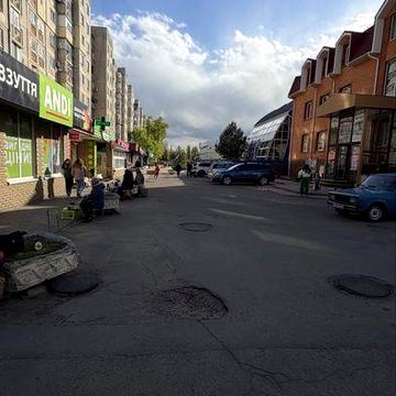 Однокімнатна на набережній Л-та Дніпрова