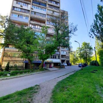 Простора 1 квартира 37 кв.м. по вул. Лобановського р-н Парка Металургiв. Без комiсii!