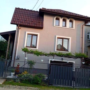 Здається безкоштовно будинок на дачному масиві в Хриплині