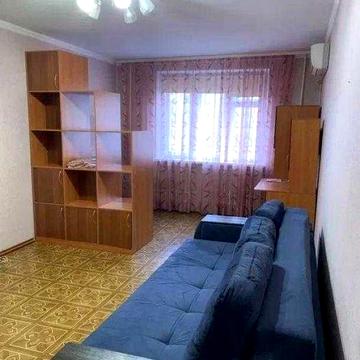Продам 1-комнатную квартиру на Роганском ЖМ Индустриальный