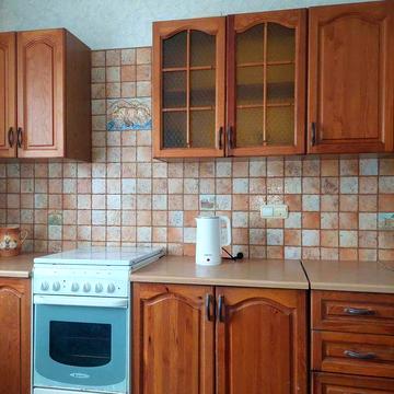 Сдаю хорошую 2-х комнатную квартиру на площади Победы.