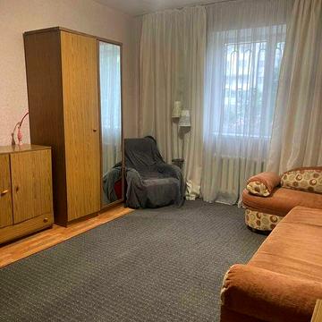 Продам квартиру на вул. Сахарова