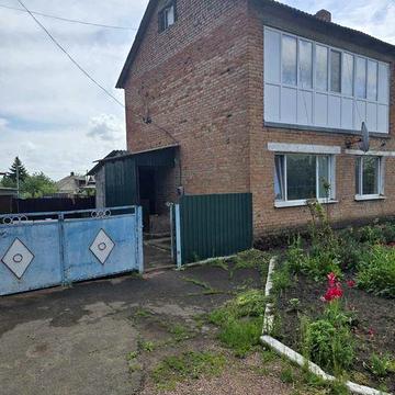 Продаж двоповерхового таунхаусу