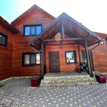 Продам будинок з ремонтом у Лісках (182-550)