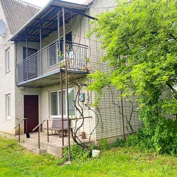 Продам 2-поверховий будинок з ділянкою у Малинівці 4561