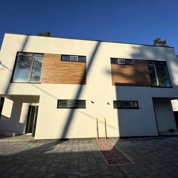 Стильний дуплекс із новим ремонтом у Лісовій Бучі