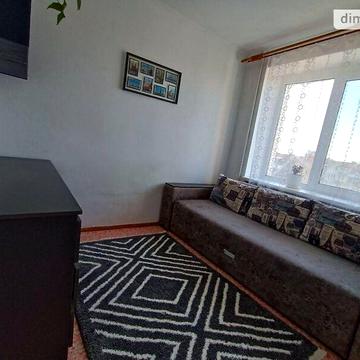 Продаж 3к Квартира Космонавтів вулиця