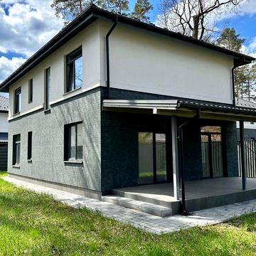 Будинок у лісовій Бучі з максимальним оздобленням