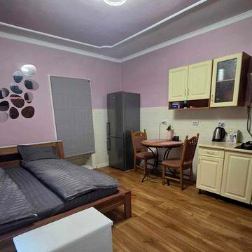 Однокімнатний будинок в Берегово
