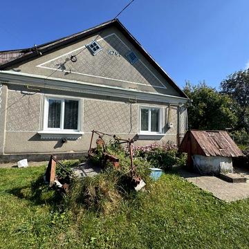 Цегляний будинок 20 км. Від Рівного