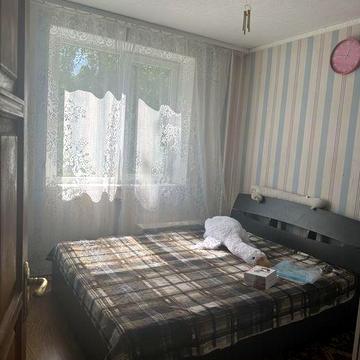 Продам 2к Ахсарова 18