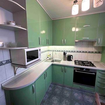 3х к.кв в центре Одесской с ремонтом на среднем эт. кирпичной 14-ти эт-ки-56999$