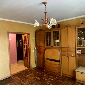 Продам 2 кімнатну квартиру 3 поверх 9 ти поверхового цегляного будинку. Вул Білогородська