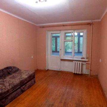 Продам 2 комн. квартиру на Космонавтов/10 квартал.