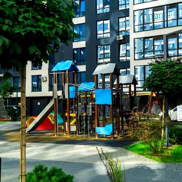 Продам 3 кімнатну  квартиру в зданому будинку
