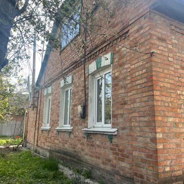 Будинок з ремонтом