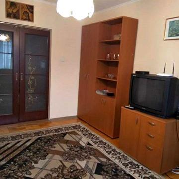продаж 2-х кім квартири Вишняківська 12А з меблями Без комісії