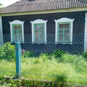 Продам будинок в центрі Дружби