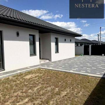 Продається великий будинок «американка» якісно збудована у тихому р-н с.Сторожниця біля Чарди