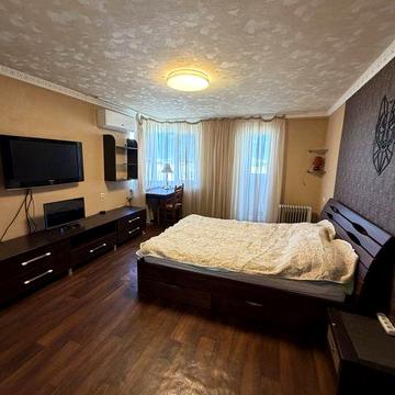 1 комнатная квартира ул. Москалевская, Центр, Набережная
